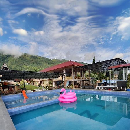 Thyesza Hotel Ambarita المظهر الخارجي الصورة