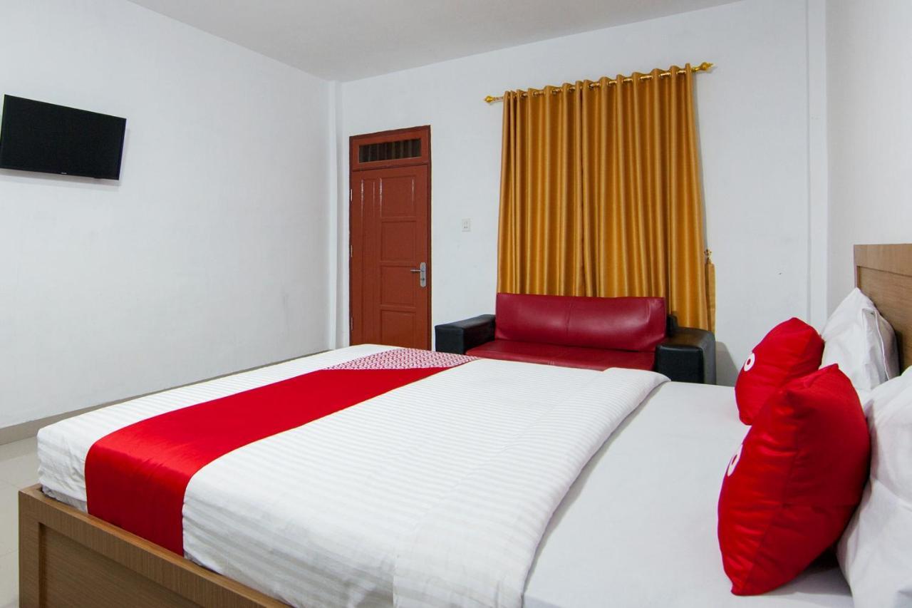Thyesza Hotel Ambarita المظهر الخارجي الصورة