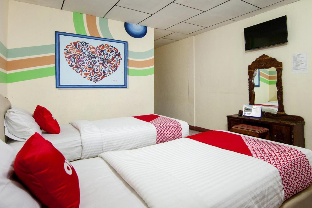 Thyesza Hotel Ambarita المظهر الخارجي الصورة