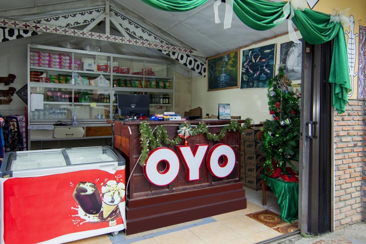 Thyesza Hotel Ambarita المظهر الخارجي الصورة