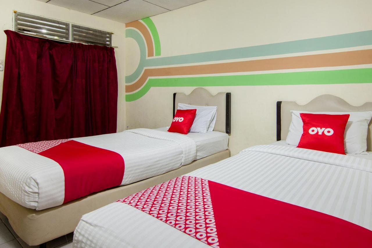 Thyesza Hotel Ambarita المظهر الخارجي الصورة