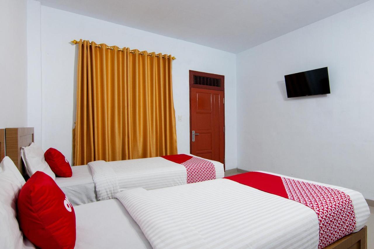 Thyesza Hotel Ambarita المظهر الخارجي الصورة