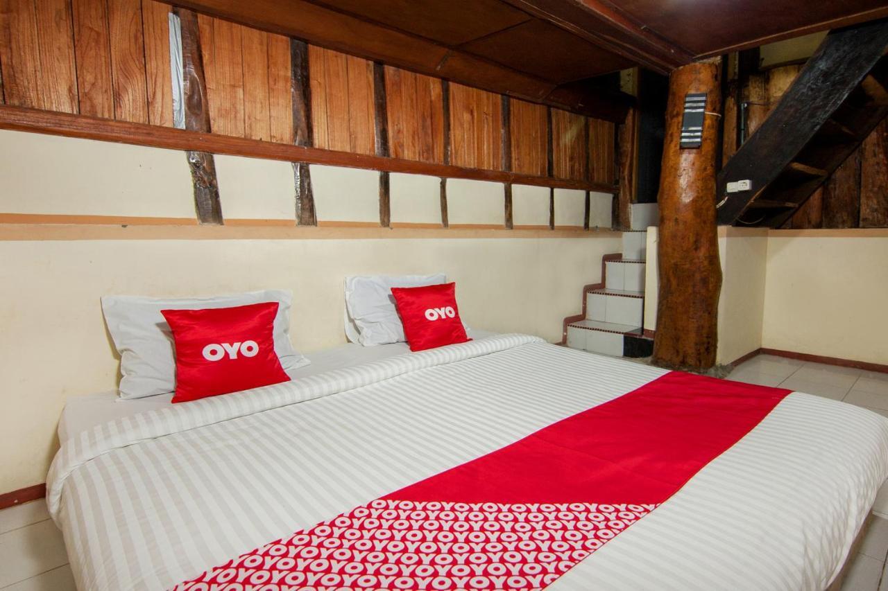Thyesza Hotel Ambarita المظهر الخارجي الصورة
