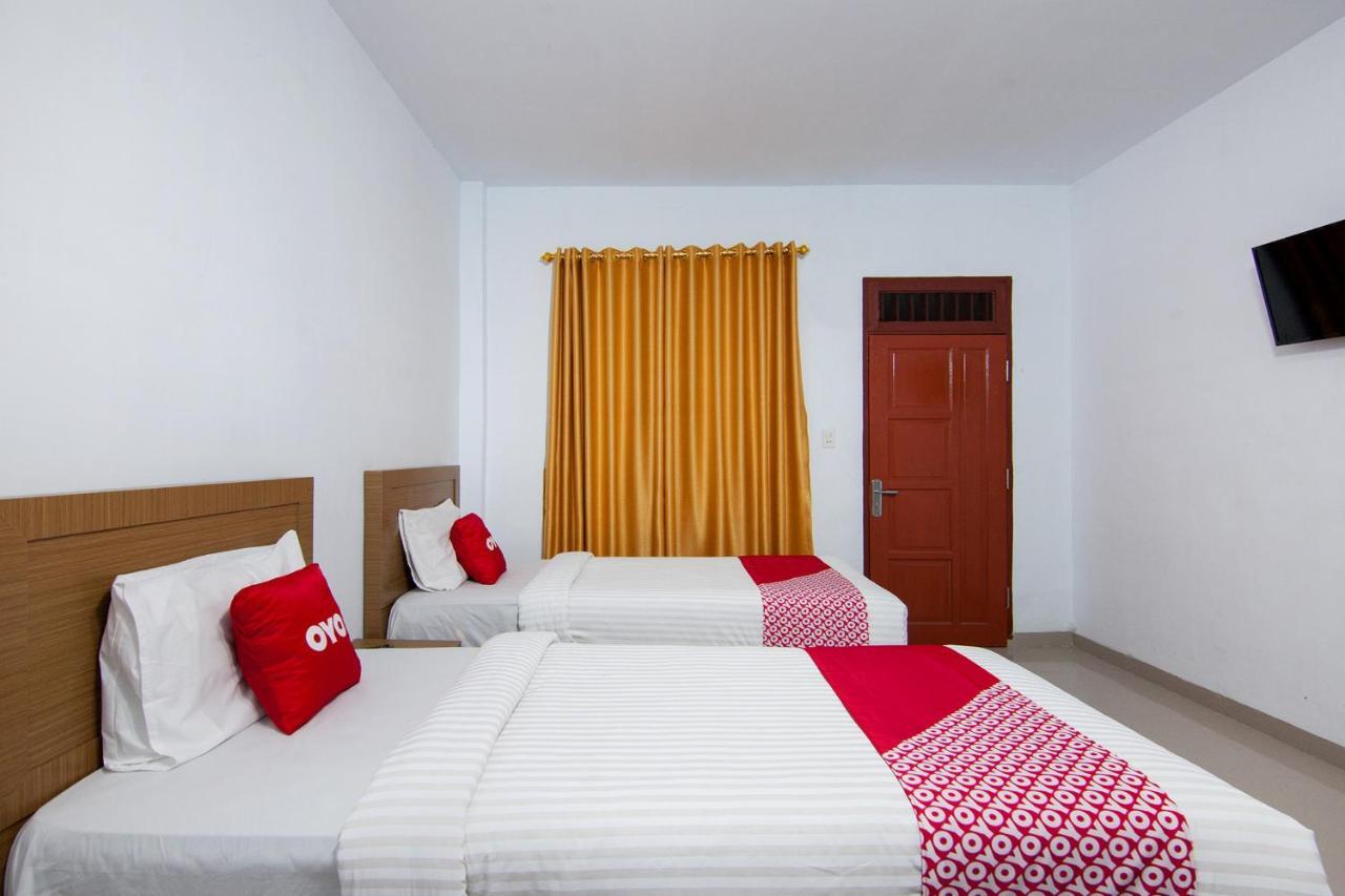 Thyesza Hotel Ambarita المظهر الخارجي الصورة