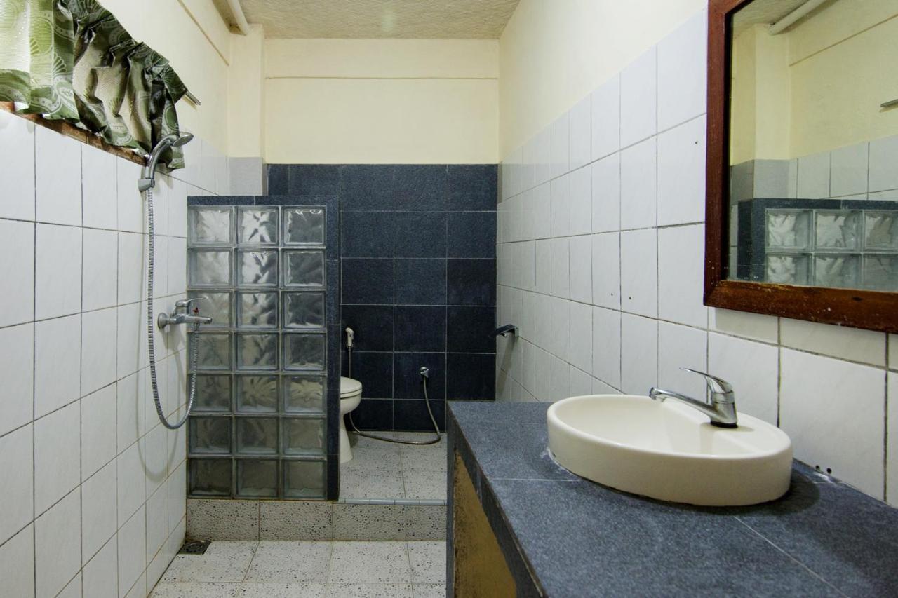 Thyesza Hotel Ambarita المظهر الخارجي الصورة