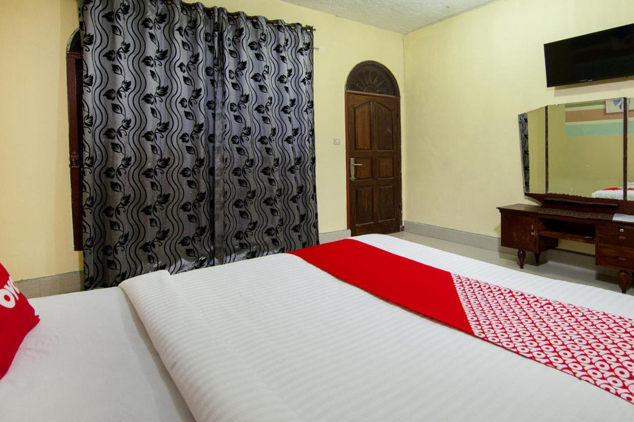 Thyesza Hotel Ambarita المظهر الخارجي الصورة