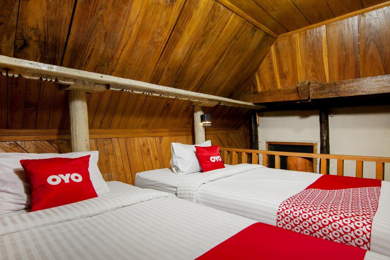 Thyesza Hotel Ambarita المظهر الخارجي الصورة