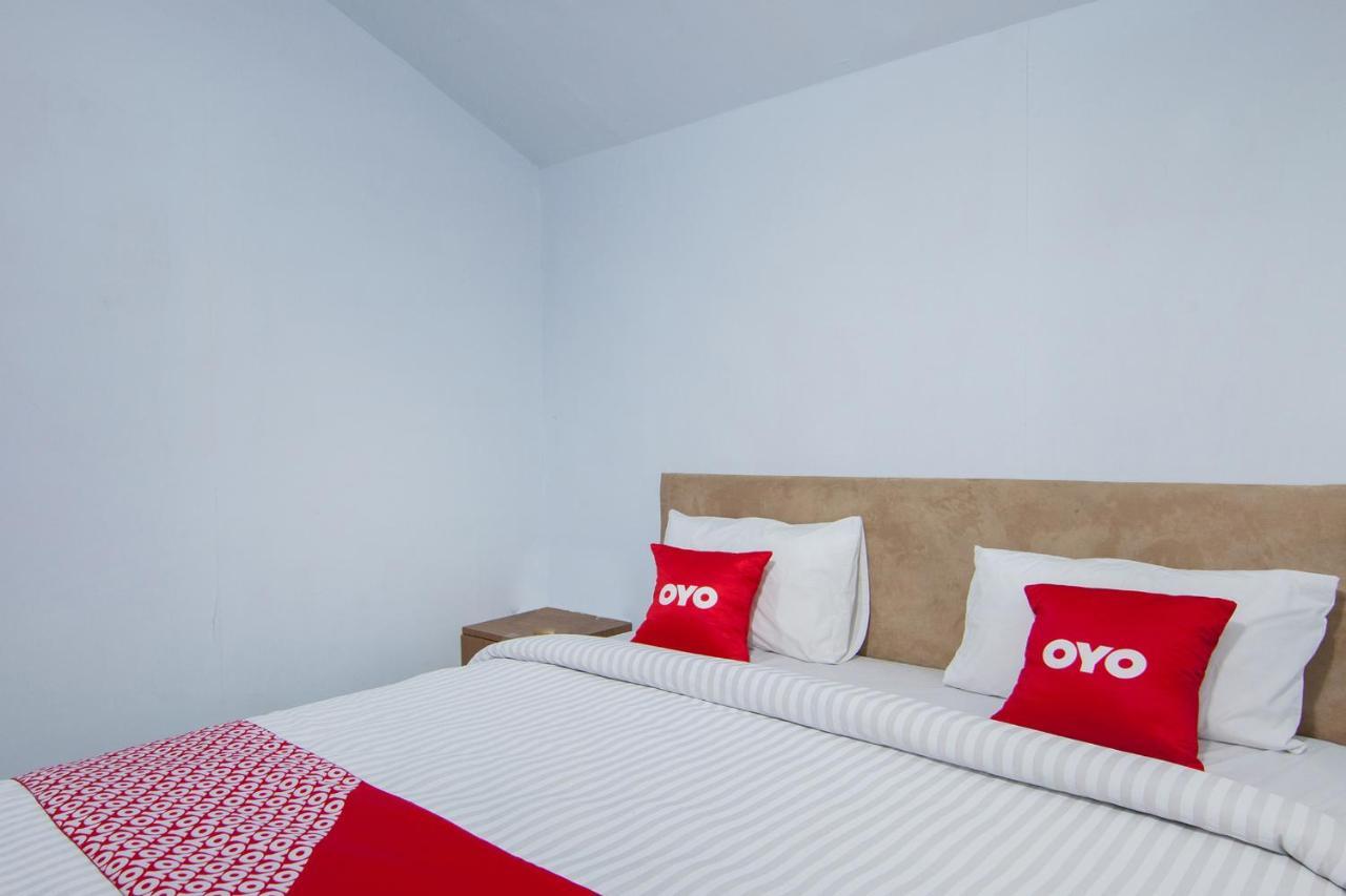 Thyesza Hotel Ambarita المظهر الخارجي الصورة